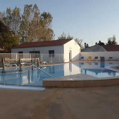 Sarl Le Relais Du Marais Doux Les Cercelles Camping